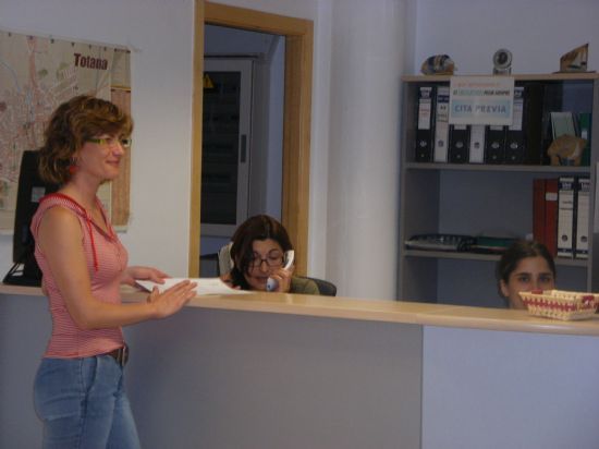 EL CENTRO DE SERVICIOS SOCIALES CONTINÚA PRESTANDO SUS SERVICIOS EN LAS NUEVAS INSTALACIONES UBICADAS EN EL NÚMERO 1 DE LA CALLE REAL DE LA URBANIZACIÓN “LA CERÁMICA” (2007), Foto 6