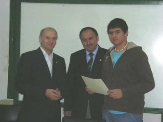 UN TOTAL DE 17 PERSONAS REALIZAN EL “CURSO DE ÁRBITROS DE FÚTBOL Y FÚTBOL 7” CLASURADO POR EL CONCEJAL DE DEPORTES Y REPRESENTANTES DE LA FEDERACIÓN DE ÁRBITROS MURCIANA Y EL COMITÉ TERRITORIAL DE ÁRBITROS (2007), Foto 3