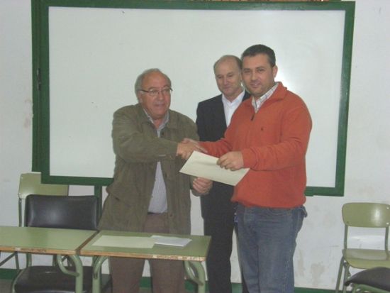 UN TOTAL DE 17 PERSONAS REALIZAN EL “CURSO DE ÁRBITROS DE FÚTBOL Y FÚTBOL 7” CLASURADO POR EL CONCEJAL DE DEPORTES Y REPRESENTANTES DE LA FEDERACIÓN DE ÁRBITROS MURCIANA Y EL COMITÉ TERRITORIAL DE ÁRBITROS (2007), Foto 9