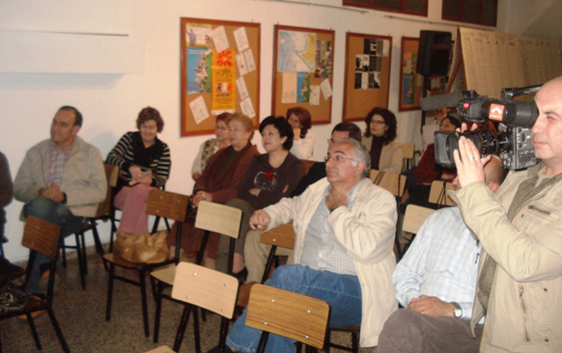 Los profesores totaneros, Juan Manuel Martínez y Mari Carmen Alpañez, relataron su experiencia en Uganda, en una interesante charla, organizada por el Centro Cultural y Obrero, Foto 2