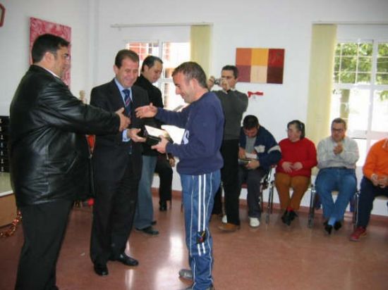 LOS ALUMNOS Y PROFESORES DEL CENTRO OCUPACIONAL CELEBRAN LA LLEGADA DE LA NAVIDAD, Foto 1