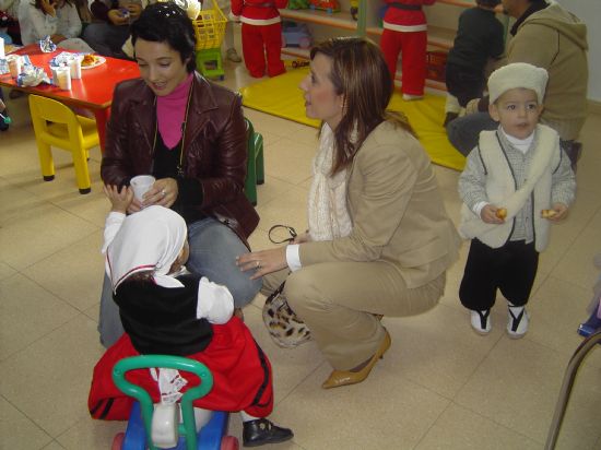 LOS CONCEJALES DE EDUCACIÓN E INFANCIA VISITAN LAS FIESTAS DE NAVIDAD DE LAS ESCUELAS INFANTILES DE TOTANA, Foto 5