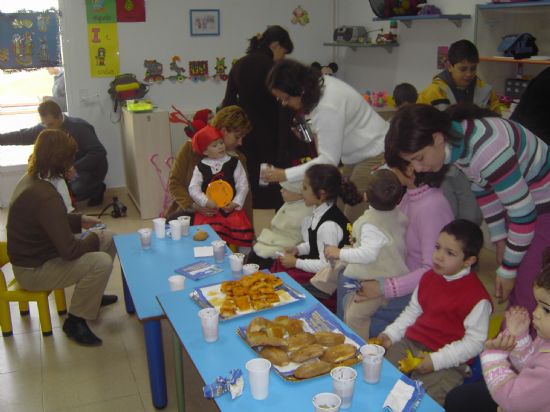 LOS CONCEJALES DE EDUCACIÓN E INFANCIA VISITAN LAS FIESTAS DE NAVIDAD DE LAS ESCUELAS INFANTILES DE TOTANA, Foto 7