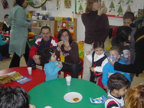 LOS CONCEJALES DE EDUCACIÓN E INFANCIA VISITAN LAS FIESTAS DE NAVIDAD DE LAS ESCUELAS INFANTILES DE TOTANA, Foto 8