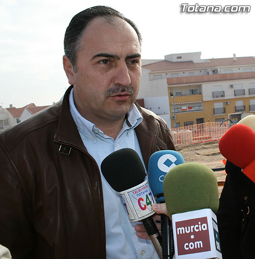 EL PP SUBRAYA LA OBLIGACIÓN DEL AYUNTAMIENTO DE ASISTIR JURÍDICAMENTE A TODOS SUS FUNCIONARIOS Y RECUERDA QUE YA SE ASISTIÓ A LA ANTIGUA INTERVENTORA MUNICIPAL EN RELACIÓN A UN ASUNTO ACAECIDO DURANTE LA ETAPA DE GOBIERNO EN COALICIÓN DEL PSOE CON IU, Foto 1