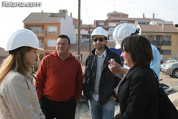 LAS OBRAS DE URBANIZACIÓN DE LAS VIVIENDAS DE “EL CABECICO”, CUYOS PLAZOS ESTABLECIDOS SE ESTÁN CUMPLIENDO, ESTARÁN FINALIZADAS PARA EL MES DE MARZO (2008), Foto 3