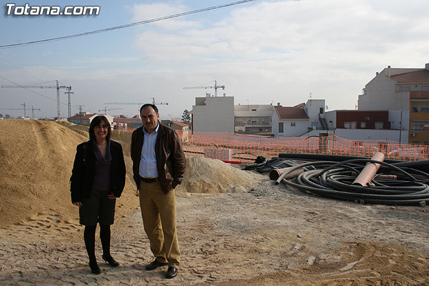 LAS OBRAS DE URBANIZACIÓN DE LAS VIVIENDAS DE “EL CABECICO”, CUYOS PLAZOS ESTABLECIDOS SE ESTÁN CUMPLIENDO, ESTARÁN FINALIZADAS PARA EL MES DE MARZO (2008), Foto 4