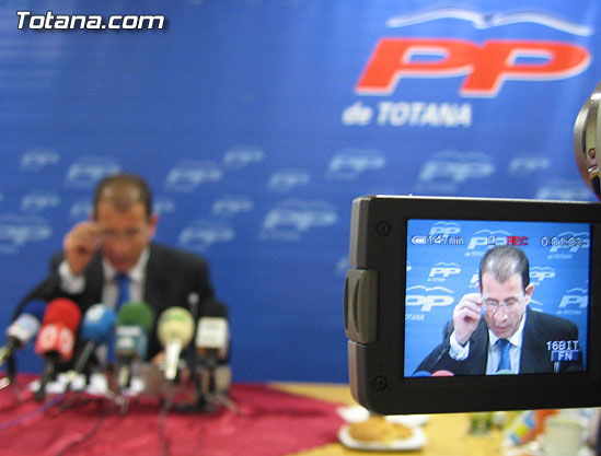 EL ALCALDE JUAN MORALES ANUNCIA EL COMPROMISO DE VALCÁRCEL PARA LA CREACIÓN DE LA NUEVA BASE DEL 061 EN TOTANA, Foto 2