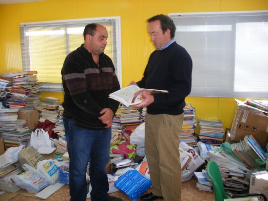 EL “PROYECTO LIBRO” PERMITE RECICLAR TRES TONELADAS DE MATERIAL DIDÁCTICO ESCOLAR PARA NIÑOS DE PERÚ Y NICARAGUA EN EL ECOPARQUE DE TOTANA, Foto 1