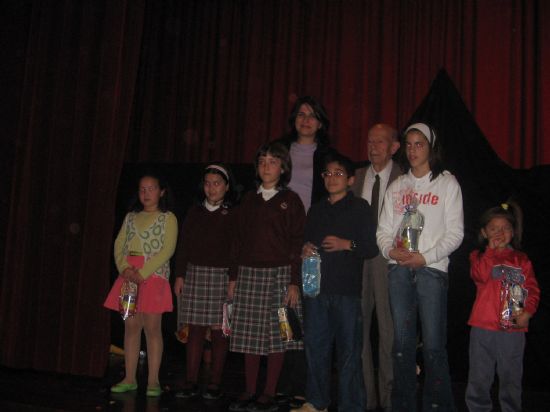 ENTREGAN LOS PREMIOS DEL IV CONCURSO DE DIBUJO, CUENTO Y POESÍA EN LA BIBLIOTECA MUNICIPAL CON MOTIVO DEL DÍA DEL LIBRO, Foto 1