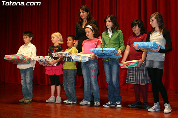 ENTREGAN LOS PREMIOS DEL “V CONCURSO DE DIBUJO, CUENTO Y POESÍA” QUE HA CONTADO CON LA PARTICIPACIÓN DE NIÑOS DE TODOS LOS CENTROS EDUCATIVOS, Foto 1