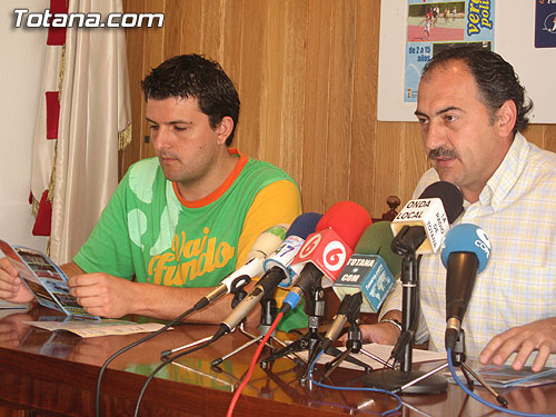 SE PRESENTA EL PROGRAMA VERANO POLIDEPORTIVO´2006 QUE ABARCA UNA AMPLIA OFERTA PARA JUNIO, JULIO Y AGOSTO, Foto 1