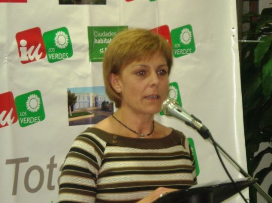 LOS CANDIDATOS DE IU + LOS VERDES EXPLICARON EN EL CENTRO SOCIAL DEL PARETÓN SU PROGRAMA DE GOBIERNO, Foto 1