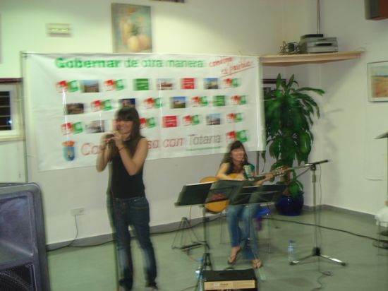 LOS CANDIDATOS DE IU + LOS VERDES EXPLICARON EN EL CENTRO SOCIAL DEL PARETÓN SU PROGRAMA DE GOBIERNO, Foto 2