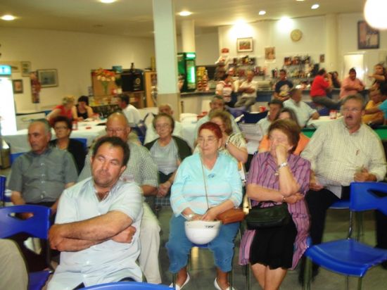 LOS CANDIDATOS DE IU + LOS VERDES EXPLICARON EN EL CENTRO SOCIAL DEL PARETÓN SU PROGRAMA DE GOBIERNO, Foto 3