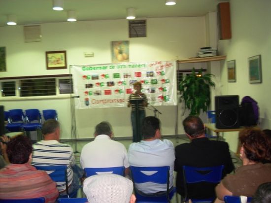 LOS CANDIDATOS DE IU + LOS VERDES EXPLICARON EN EL CENTRO SOCIAL DEL PARETÓN SU PROGRAMA DE GOBIERNO, Foto 4