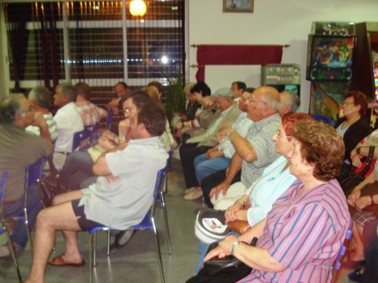 LOS CANDIDATOS DE IU + LOS VERDES EXPLICARON EN EL CENTRO SOCIAL DEL PARETÓN SU PROGRAMA DE GOBIERNO, Foto 6