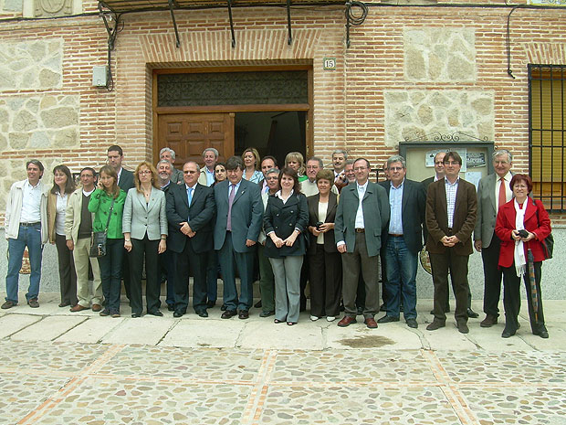 LA CONCEJAL DE ARTESANÍA PARTICIPA EN LA PRIMERA ASAMBLEA DE LA ASOCIACIÓN ESPAÑOLA DE CIUDADES DE LA CERÁMICA, QUE SE CELEBRÓ EN LA LOCALIDAD TOLEDANA DE PUENTE DEL ARZOBISPO, Foto 1