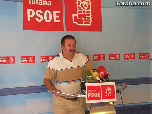 EL PSOE DENUNCIA LA PELIGROSIDAD DE LA ROTONDA DE ACCESO DE LA AUTOVIA TOTANA-MAZARRÓN, Foto 1