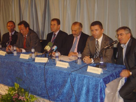 CONSEJERO EDUCACIÓN INAUGURA DE FORMA OFICIAL EL CURSO ESCOLAR 2004/2005 TOTANA COINCIDIENDO CON 50º ANIVERSARIO IES JUAN DE LA CIERVA, Foto 1