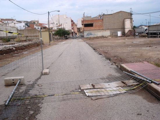 DENUNCIAN EL CORTE DE LA CALLE VIRGEN DE LA ESPERANZA, DURANTE TRES SEMANAS Y SIN RAZÓN ALGUNA QUE HA AISLADO LA CALLE, Foto 1