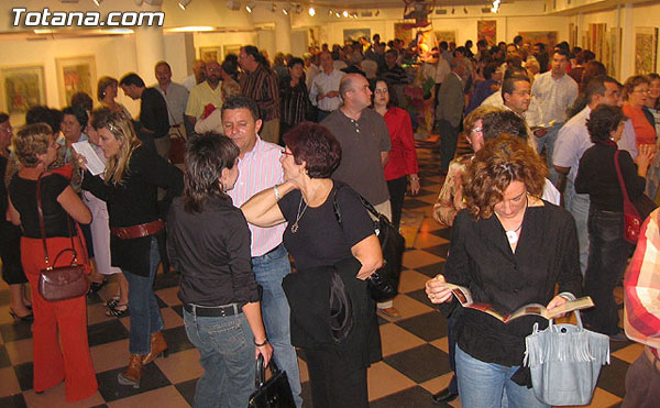 MÁS DE 300 PERSONAS ASISTEN AL ACTO DE INAUGURACIÓN DE LA EXPOSICIÓN DE CORTÉS ABELLÁN “HASTA QUE LLEGUE EL OTOÑO” EN LA SALA “GREGORIO CEBRIÁN, Foto 1