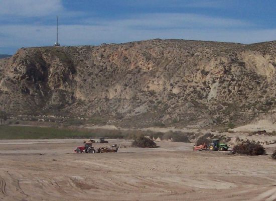 SEGÚN IU, “DETRÁS DE LA NUEVA CIUDAD DEPORTIVA QUE PROMOCIONA EL ALCALDE SE ESCONDE “UN NEGOCIO MULTIMILLONARIO” DE 3000 VIVIENDAS EN EL PARAJE DE LA TIRA DEL LIENZO”, Foto 1