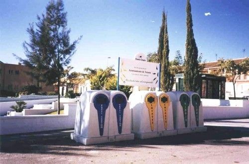 CONCEJALÍA DE MEDIO AMBIENTE PROMUEVE CAMPAÑA PARA LA RECOGIDA SELECTIVA DE RESIDUOS EN LOS PUNTOS LIMPIOS, Foto 1