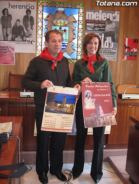 EL ALCALDE Y LA CONCEJAL DE FESTEJOS PRESENTAN EL PROGRAMA DE LAS FIESTAS PATRONALES DE SANTA EULALIA´2005 QUE YA ESTÁ EN LA CALLE , Foto 3