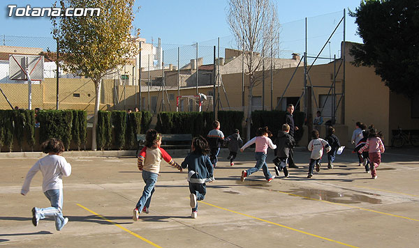 SIMULACRO DE EVACUACIÓN DE INCENDIO EN EL COLEGIO SANTIAGO DE TOTANA, Foto 2