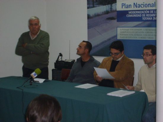 EL AYUNTAMIENTO ACTUARÁ DE MEDIADOR CON LOS SINDICATOS AGRARIOS Y GANADEROS PARA FACILITAR UNA BOLSA DE TRABAJO AL COLECTIVO DE PERSONAS AFECTADAS POR LAS RECIENTES INSPECCIONES DEL SERVICIO DE TRABAJO AL SECTOR (2008), Foto 1