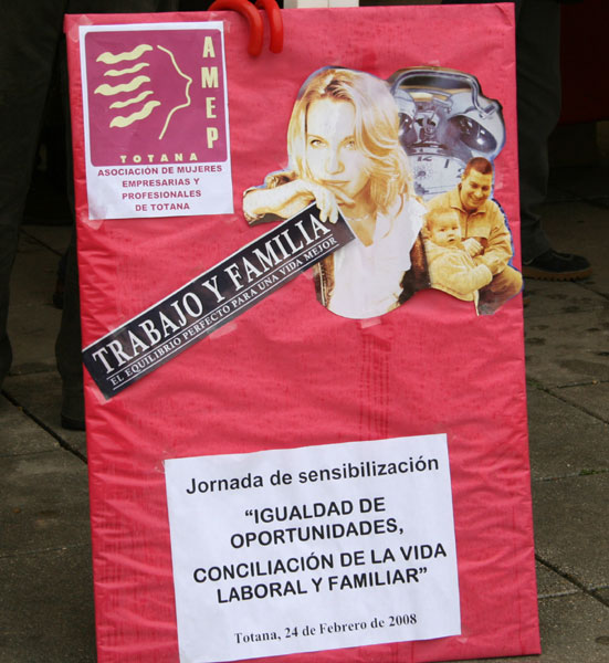 TOTANA SE SUMA A LA IGUALDAD DE OPORTUNIDADES A TRAVÉS DE UNA JORNADA DE CONVIVENCIA ORGANIZADA POR LA ASOCIACIÓN DE MUJERES EMPRESARIAS Y PROFESIONALES DE TOTANA CON LA REALIZACIÓN DE TALLERES Y ACTIVIDADES (2008), Foto 1