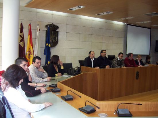 EL PLENO ABORDARÁ MAÑANA EL USO DE LAS ENERGÍAS RENOVABLES EN EL MUNICIPIO CON LA APROBACIÓN DE SUBVENCIONES A LAS EMPRESAS DE ESTE SECTOR Y AYUDAS A LAS FAMILIAS PARA LA EJECUCIÓN DE PROYECTOS SOLARES TÉRMICOS, Foto 1