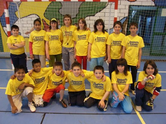 LA JORNADA DE FÚTBOL SALA ALEVÍN, ENMARCADA EN LOS JUEGOS ESCOLARES DEL PROGRAMA DE DEPORTE ESCOLAR, CUENTA CON LA PARTICIPACIÓN DE LOS NUEVE CENTROS DE ENSEÑANZA PRIMARIA DE LA LOCALIDAD, Foto 1