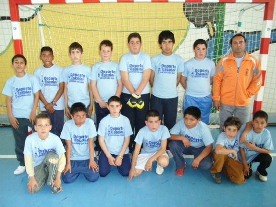 LA JORNADA DE FÚTBOL SALA ALEVÍN, ENMARCADA EN LOS JUEGOS ESCOLARES DEL PROGRAMA DE DEPORTE ESCOLAR, CUENTA CON LA PARTICIPACIÓN DE LOS NUEVE CENTROS DE ENSEÑANZA PRIMARIA DE LA LOCALIDAD, Foto 2