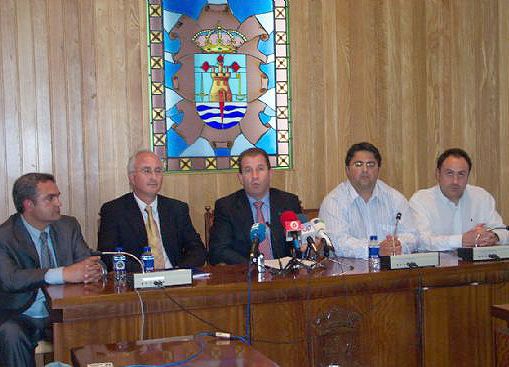 EL AYUNTAMIENTO ENCARGA A LA ASOCIACIÓN REGIONAL DE INGENIEROS DE TELECOMUNICACIONES UN ESTUDIO SOBRE LA COLOCACIÓN Y MEDICIÓN DE NIVELES DE LAS ANTENAS DE TELEFONÍA MÓVIL, Foto 1