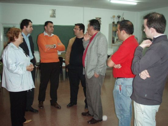 LOS VECINOS DEL BARRIO SAN FRANCISCO CUENTAN YA CON UN AULA CON CONEXIÓN A INTERNET, Foto 1