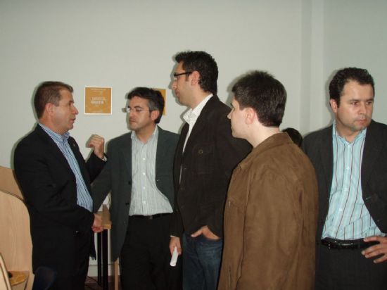 LOS VECINOS DEL BARRIO SAN FRANCISCO CUENTAN YA CON UN AULA CON CONEXIÓN A INTERNET, Foto 3