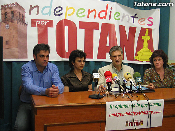 JULIA SÁNCHEZ ANDREO SERÁ LA CANDIDATA POR INDEPENDIENTES POR TOTANA DE CARA A LAS ELECCIONES MUNICIPALES DE MAYO DE 2007, Foto 2