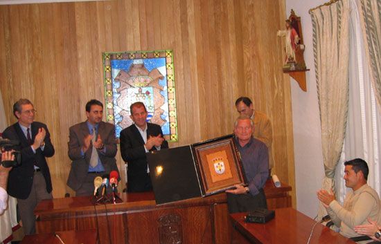 ALCALDE Y CONCEJAL DE DEPORTES REALIZAN RECEPCIÓN OFICIAL PLANTILLA Y DIRECTIVA CAPUCHINOS FÚTBOL SALSA POR ASCENSO A PRIMERA DIVISIÓN A , Foto 3