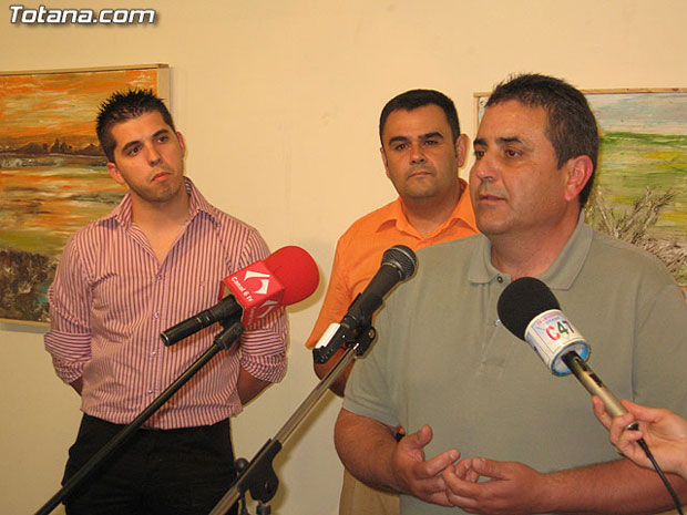 EL ARTISTA CARAVAQUEÑO PABLO CELDRÁN INAUGURA LA MUESTRA PICTÓRICA TAOMI EN LA SALA MUNICIPAL GREGORIO CEBRIÁN, DONDE PERMANECERÁ EXPUESTA HASTA EL PRÓXIMO DÍA 1 DE JULIO, Foto 1