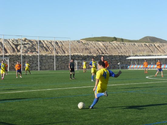 LOS EQUIPOS ELECTRODOMÉSTICOS MIGAS Y LOS PACHUCHOS, FINALISTAS DE LA COPA DE FÚTBOL AFICIONADO JUEGA LIMPIO (2008), Foto 1