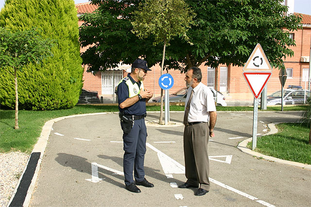 RESPONSABLES DE LA DGT VISITAN EL PARQUE MUNICIPAL DE EDUCACIÓN VIAL PARA CONOCER LAS INSTALACIONES DE CARA A ACOGER EL CAMPEONATO DE ESPAÑA DE LA ESPECIALIDAD, Foto 2