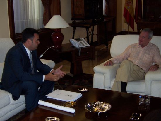 EL ALCALDE DE TOTANA, EN SU PRIMERA VISITA INSTITUCIONAL, RECIBE EL “APOYO INCONDICIONAL” DEL PRESIDENTE DE LA COMUNIDAD AUTÓNOMA AL MUNICIPIO Y A LOS PROYECTOS CONTEMPLADOS EN EL PLAN ESTRATÉGICO LOCAL PARA ESTA LEGISLATURA, Foto 2