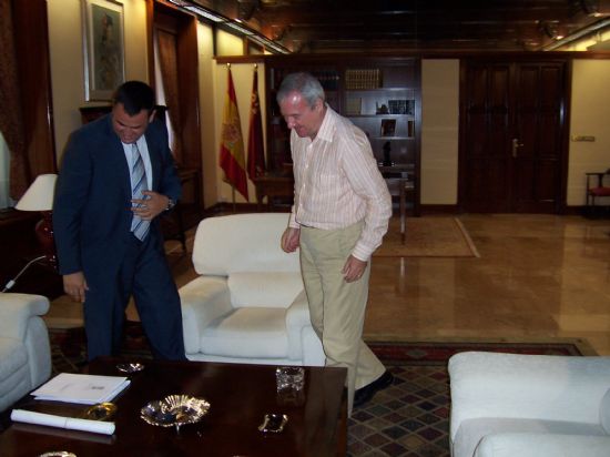 EL ALCALDE DE TOTANA, EN SU PRIMERA VISITA INSTITUCIONAL, RECIBE EL “APOYO INCONDICIONAL” DEL PRESIDENTE DE LA COMUNIDAD AUTÓNOMA AL MUNICIPIO Y A LOS PROYECTOS CONTEMPLADOS EN EL PLAN ESTRATÉGICO LOCAL PARA ESTA LEGISLATURA, Foto 5