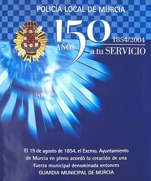 Una exposición en el Puente de Hierro recorrió los 150 años de historia de la Policía Local de Murcia, Foto 1