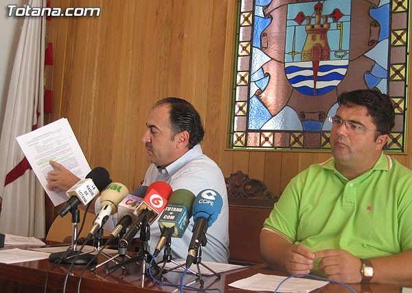 LOS CONCEJALES DE URBANISMO Y DEPORTES DEFIENDEN EL PROYECTO URBANÍSTICO DE LA FUTURA CIUDAD DEPORTIVA Y ASEGURAN QUE EL CONVENIO URBANÍSTICO QUE PERMITIRÁ CONSTRUIR ESTA INFRAESTRUCTURA CONTEMPLA LA EDIFICACIÓN DE UNAS 1.500 VIVIENDAS, Foto 2