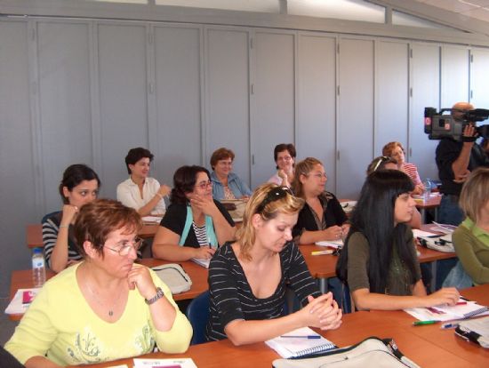 SE INAUGURA DESDE EL PROYECTO MAGAP EMPLEO EL CURSO DE GESTIÓN ADMINISTRATIVA QUE SE VA A DESARROLLAR DURANTE LOS PRÓXIMOS MESES EN EL CENTRO DE DESARROLLO LOCAL, Foto 2