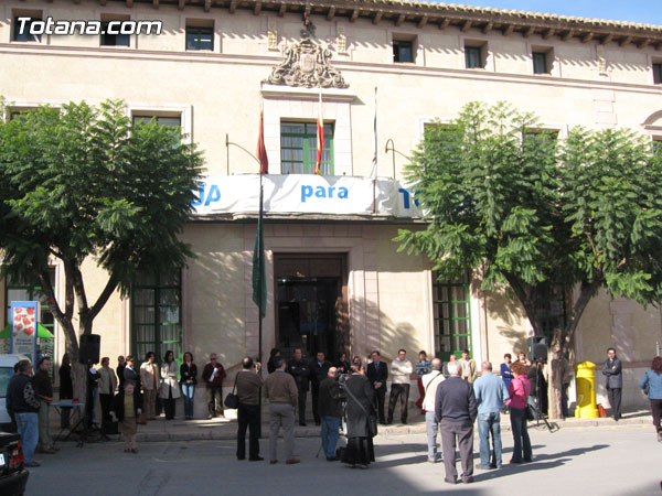 LA CONCEJAL DE LA MUJER DA LECTURA AL MANIFIESTO DEL 25 DE NOVIEMBRE POR EL DÍA INTERNACIONAL CONTRA LA VIOLENCIA DE GÉNERO, Foto 4