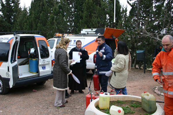 VOLUNTARIOS PROTECCIÓN CIVIL DE TOTANA IMPARTEN CHARLAS SOBRE ACTUACIONES EN SITUACIONES DE RIESGO EN EL COLEGIO PÚBLICO DE ALEDO , Foto 2